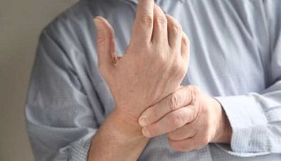 How to extend from pain in finger joints
