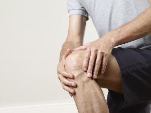 Which doctor contacts to treat pain in the knee joints